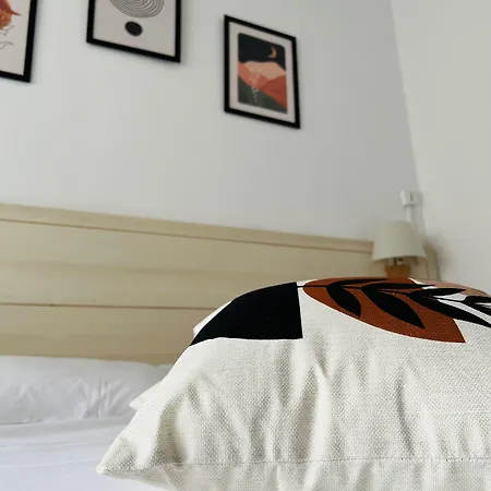 Vieille Tour Hotel 2*