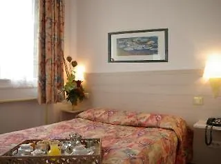 Vieille Tour 2* Rouen