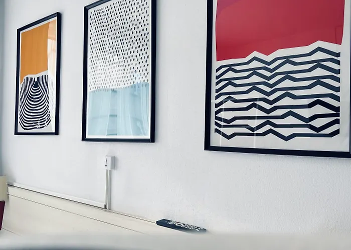 Vieille Tour ホテル 2*