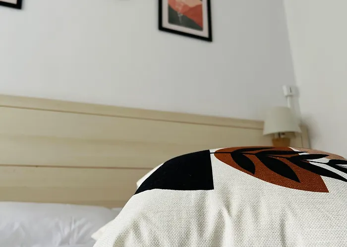 Vieille Tour ホテル 2*