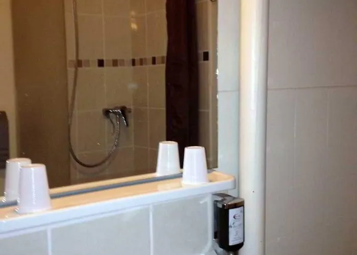 ホテル Vieille Tour 2*